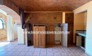 DEPARTAMENTO EN RENTA EN EL CENTRO DE TEQUISQUIAPAN. Mara