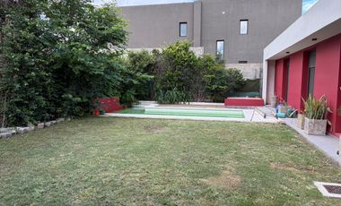 Casa en Alquiler Bario Jardin Claret 4 Dormitorios