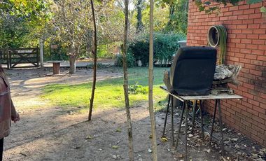 Casa en  Alquiler - Frente al río - 2 Hab. - Patio