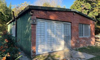 Casa en  Alquiler - Frente al río - 2 Hab. - Patio