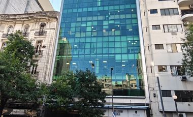 Oficinas en alquiler, planta libre con divisiones, próximas a Av 9 de Julio