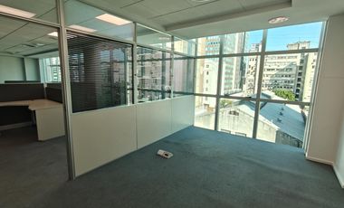 Oficinas en alquiler, planta libre con divisiones, próximas a Av 9 de Julio