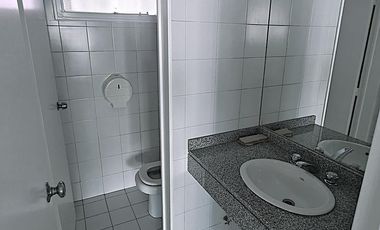 Oficinas en alquiler, planta libre con divisiones, próximas a Av 9 de Julio