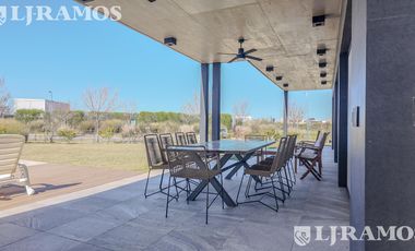 Increible casa en Venta en Barrio Muelles Puertos