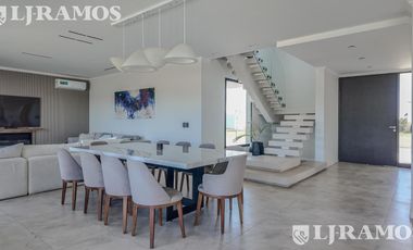 Increible casa en Venta en Barrio Muelles Puertos