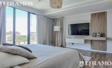 Increible casa en Venta en Barrio Muelles Puertos