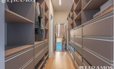 Increible casa en Venta en Barrio Muelles Puertos