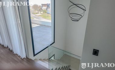 Increible casa en Venta en Barrio Muelles Puertos