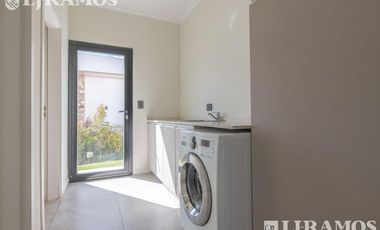 Increible casa en Venta en Barrio Muelles Puertos
