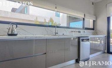 Increible casa en Venta en Barrio Muelles Puertos