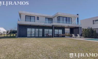 Increible casa en Venta en Barrio Muelles Puertos