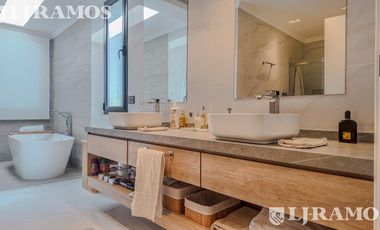 Increible casa en Venta en Barrio Muelles Puertos