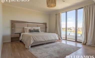 Increible casa en Venta en Barrio Muelles Puertos