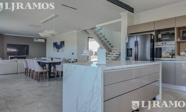 Increible casa en Venta en Barrio Muelles Puertos
