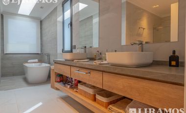 Increible casa en Venta en Barrio Muelles Puertos