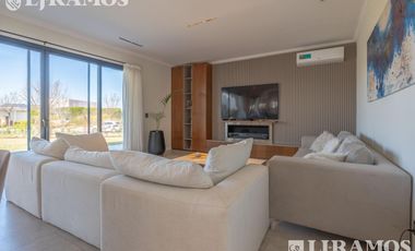 Increible casa en Venta en Barrio Muelles Puertos