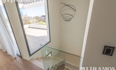 Increible casa en Venta en Barrio Muelles Puertos