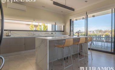 Increible casa en Venta en Barrio Muelles Puertos