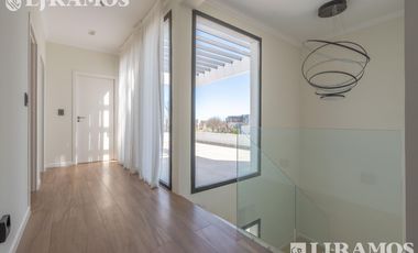Increible casa en Venta en Barrio Muelles Puertos