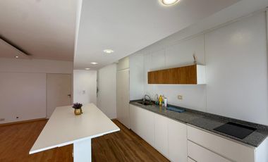 Amplio departamento monoambiente en alquiler en Wilde Centro