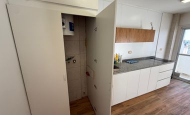 Amplio departamento monoambiente en alquiler en Wilde Centro