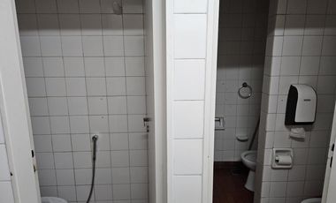 S/piso 200 mts.Amoblado.Calef y a/c propio.Cocina. 2 baños