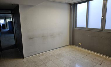 S/piso 200 mts.Amoblado.Calef y a/c propio.Cocina. 2 baños