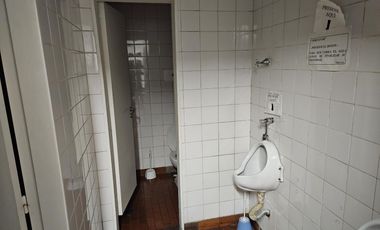 S/piso 200 mts.Amoblado.Calef y a/c propio.Cocina. 2 baños