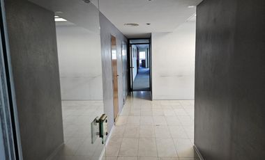 S/piso 200 mts.Amoblado.Calef y a/c propio.Cocina. 2 baños