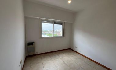 Excelente departamento de tres ambientes en Morón