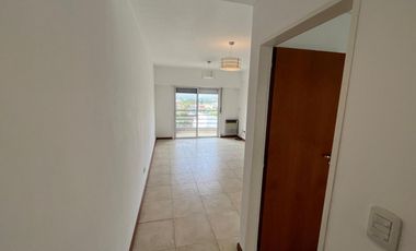 Excelente departamento de tres ambientes en Morón