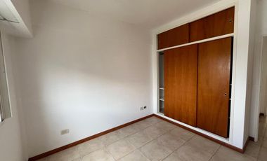 Excelente departamento de tres ambientes en Morón