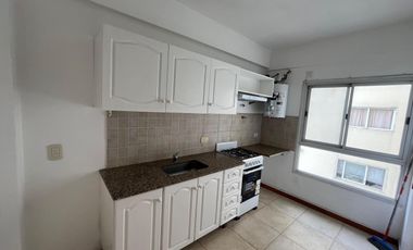 Excelente departamento de tres ambientes en Morón