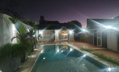 Casa en venta- Camino Centenario