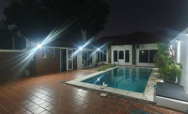 Casa en venta- Camino Centenario