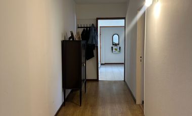 Departamento de 4 ambientes con cochera