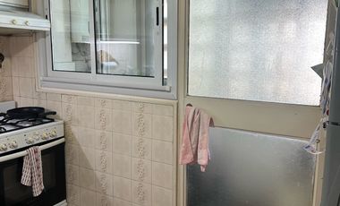 Departamento de 4 ambientes con cochera