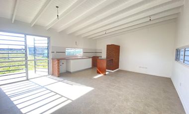 Casa a estrenar 2 dormitorios en Barrio La Raquela. Apto credito!