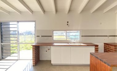 Casa a estrenar 2 dormitorios en Barrio La Raquela. Apto credito!