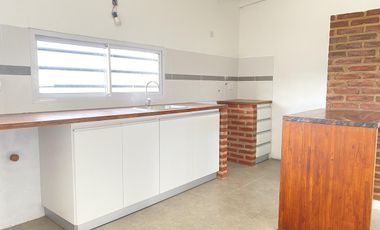 Casa a estrenar 2 dormitorios en Barrio La Raquela. Apto credito!