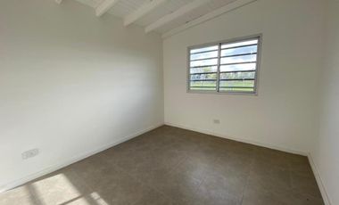 Casa a estrenar 2 dormitorios en Barrio La Raquela. Apto credito!