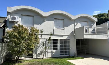 Muy buena Casa en Acas.-El Cano/Rio