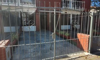 Hermoso Triplex 4 Ambientes con todos los  servicios