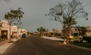 Casa en privada con áreas verdes en Conkal, Mérida