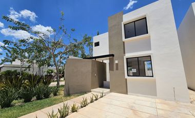 Casa en privada con áreas verdes en Conkal, Mérida