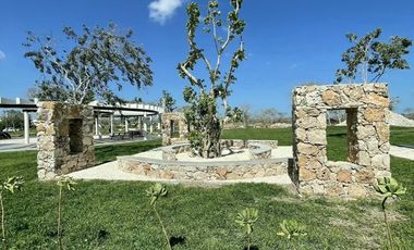 Casa en privada con áreas verdes en Conkal, Mérida