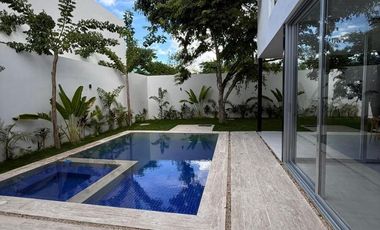 Casa en privada exclusiva en Xcanatún, Mérida