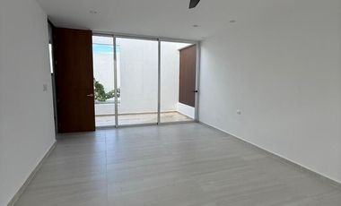 Casa en privada exclusiva en Xcanatún, Mérida