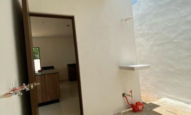 Casa al norte de Mérida Conkal, de una sola planta en privada