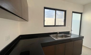 Casa al norte de Mérida Conkal, en privada con salón de eventos